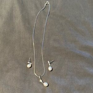 💜5 for $25 Elegant Silver color Jewelry Set with pearl bead Accents